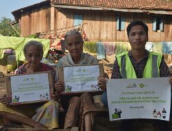 IZI Sumsel Salurkan Paket Bantuan Sembako Ke Korban Banjir Bandang Di Kabupaten OKU